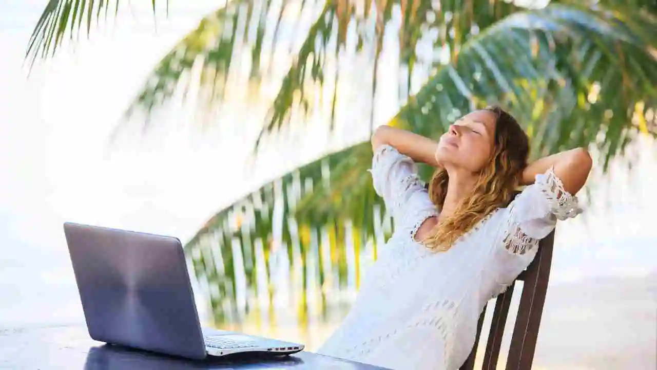 80 Remote Work From Home Jobs Earn Up to $2400/Week