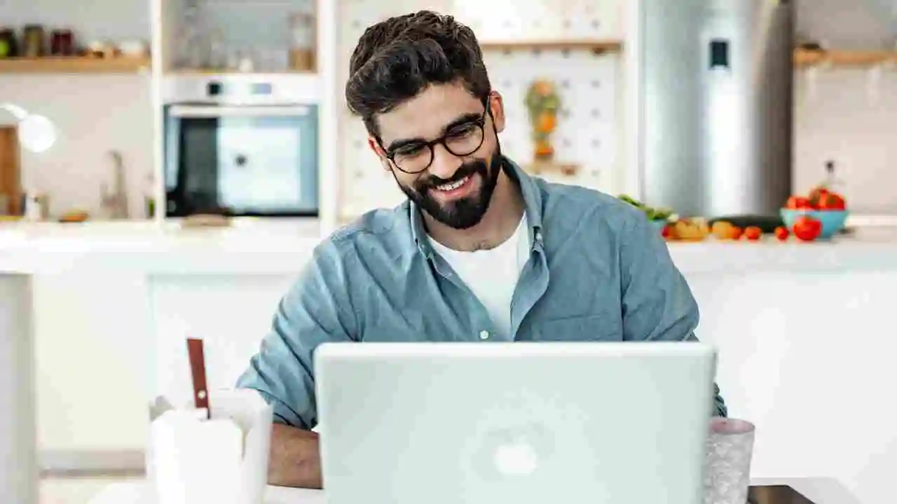 5 Best Remote Work From Home Jobs with No Experience, Free Equipment