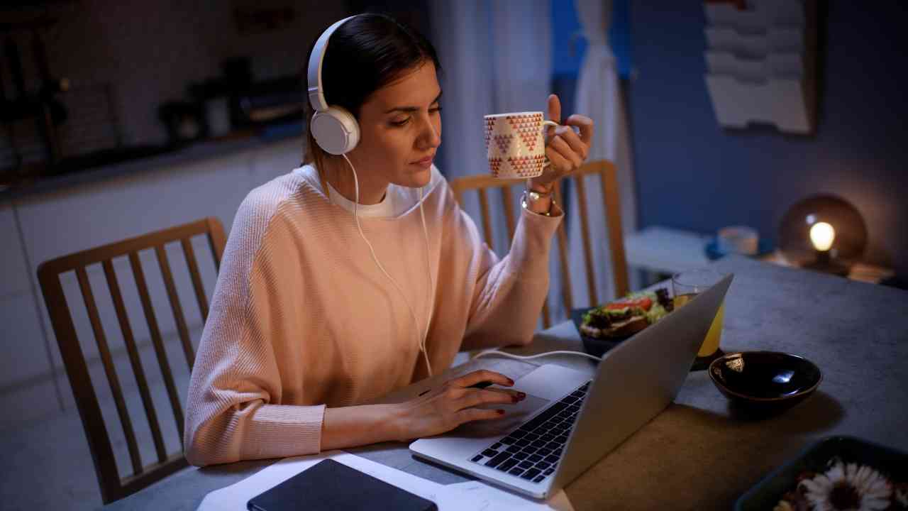 Remote Job with Paid Training No Degree Needed