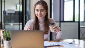 $16hr Remote Virtual Receptionist Job at Smith.ai With No Experience