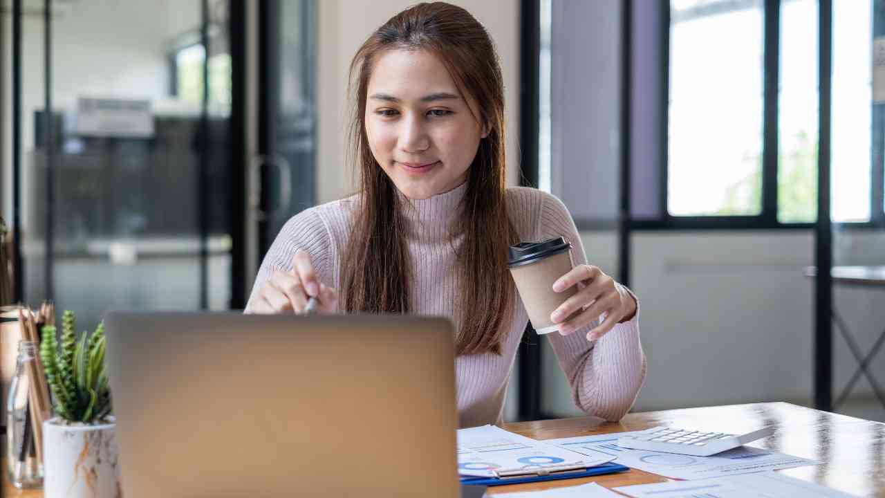 $16hr Remote Virtual Receptionist Job at Smith.ai With No Experience