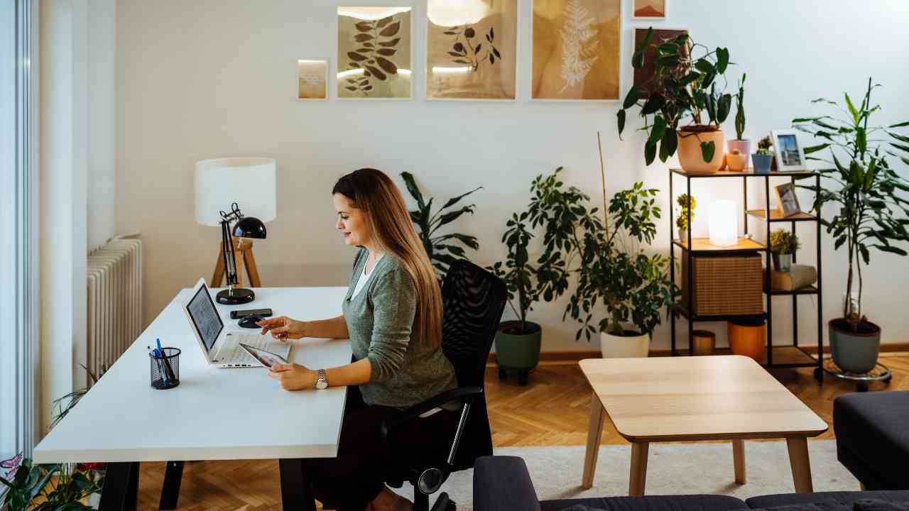 3 Remote Jobs - Customer Service Representative Paying up to $20/Hour